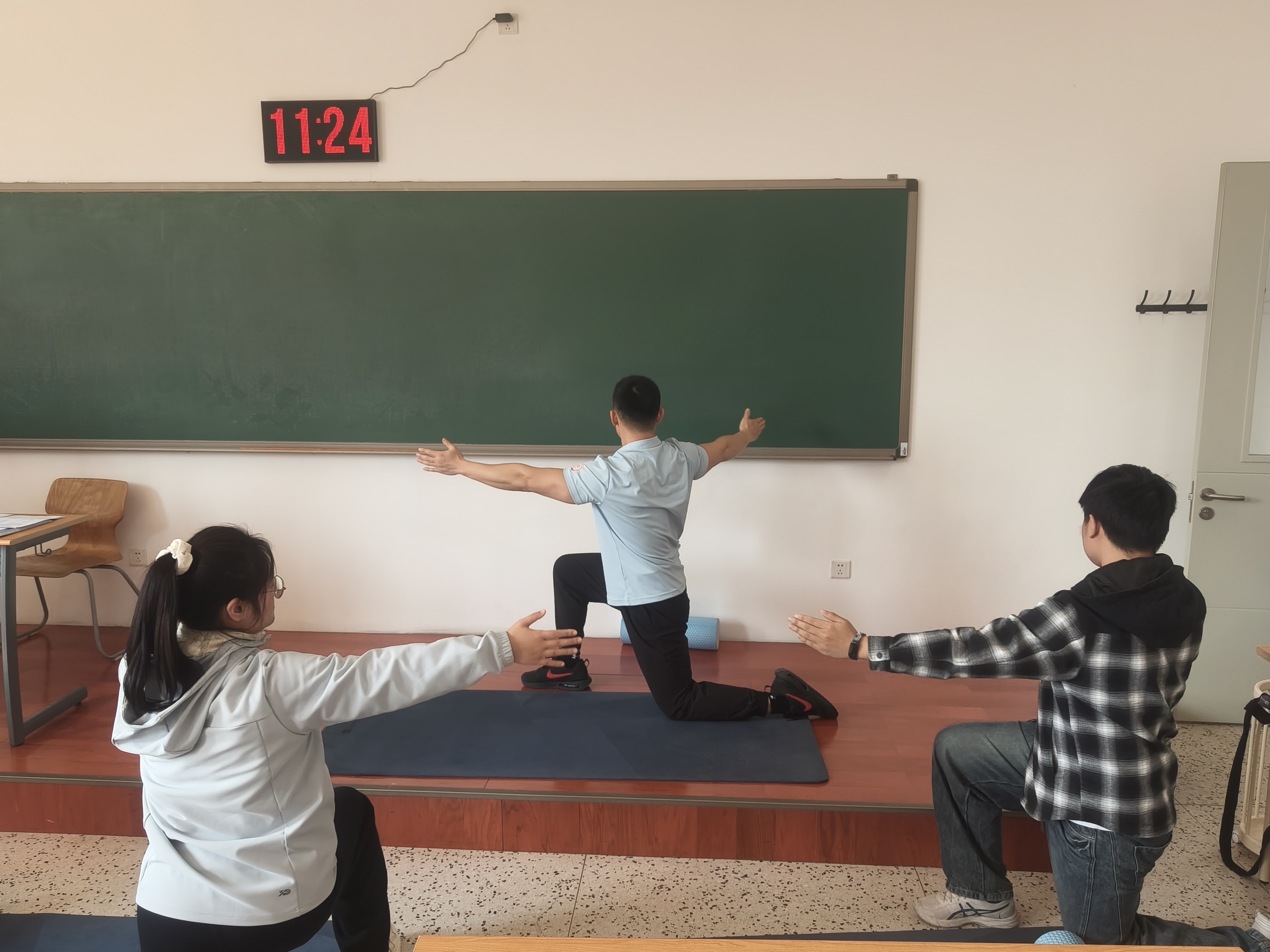 图3.jpg